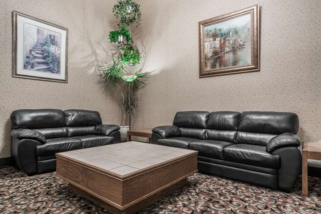 Days Inn & Suites By Wyndham Wausau Logo photo